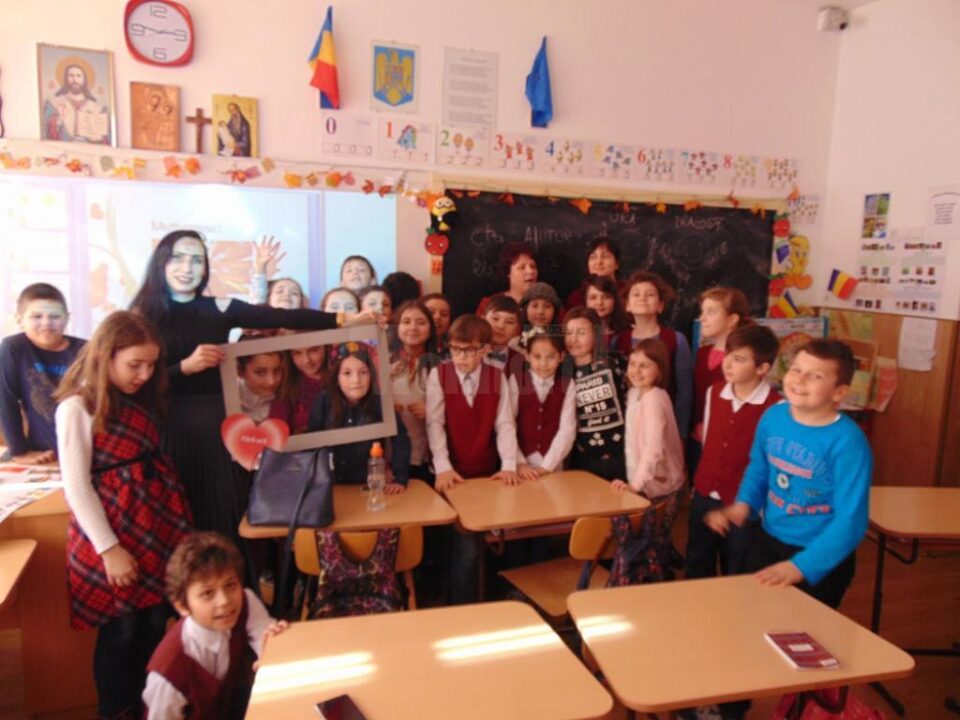 „Fără ură, cu toleranță”, activități educative organizate de Cercul de Informatică de la Palatul Copiilor