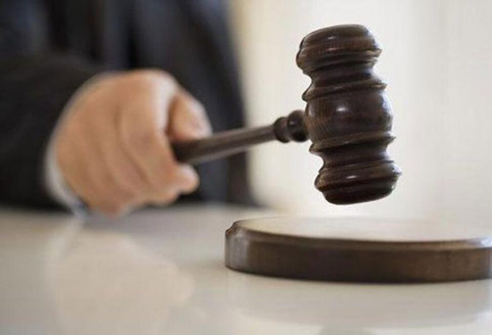 Un tânăr condamnat la trei ani de închisoare, declarat nevinovat la apel, pentru lipsă de probe