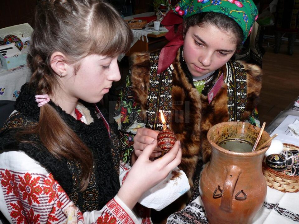 La Ciocănești se va desfășura, în perioada 1-2 aprilie, cea de-a XIV-a ediție a Festivalului Național al Ouălor Încondeiate