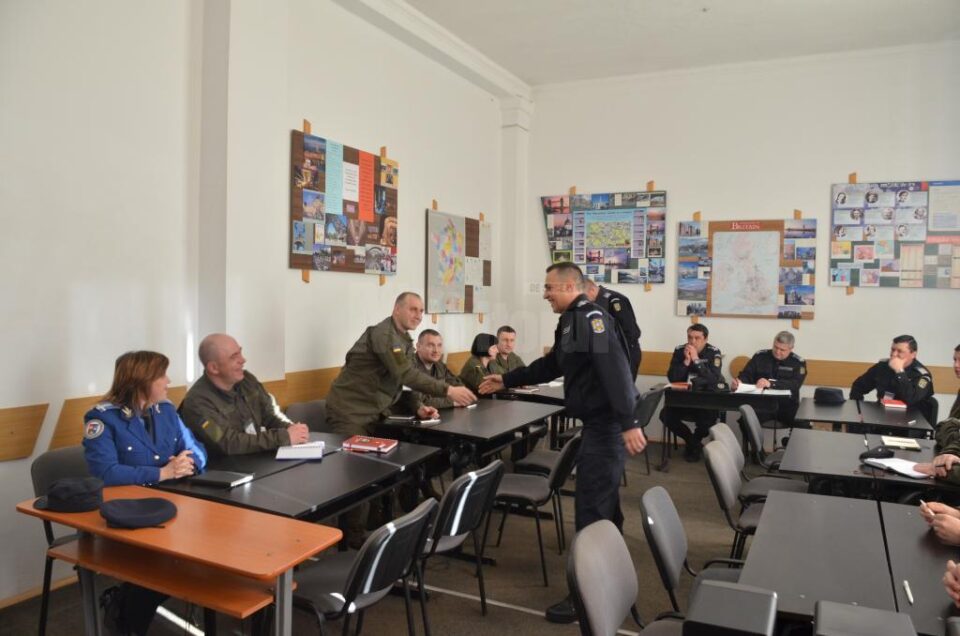 Proiectul „Sprijin pentru dezvoltarea Gărzii Naționale din Ucraina”, la Școala de Jandarmi Fălticeni Proiectul „Sprijin pentru dezvoltarea Gărzii Naționale din Ucraina”, la Școala de Jandarmi Fălticeni