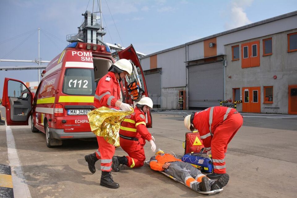 La sediul fabricii Holzindustrie Schweighofer Rădăuți a avut loc o aplicație desfășurată în comun cu pompierii militari de la Detașamentul de Pompieri Rădăuți și Siret din cadrul ISU Bucovina Suceava