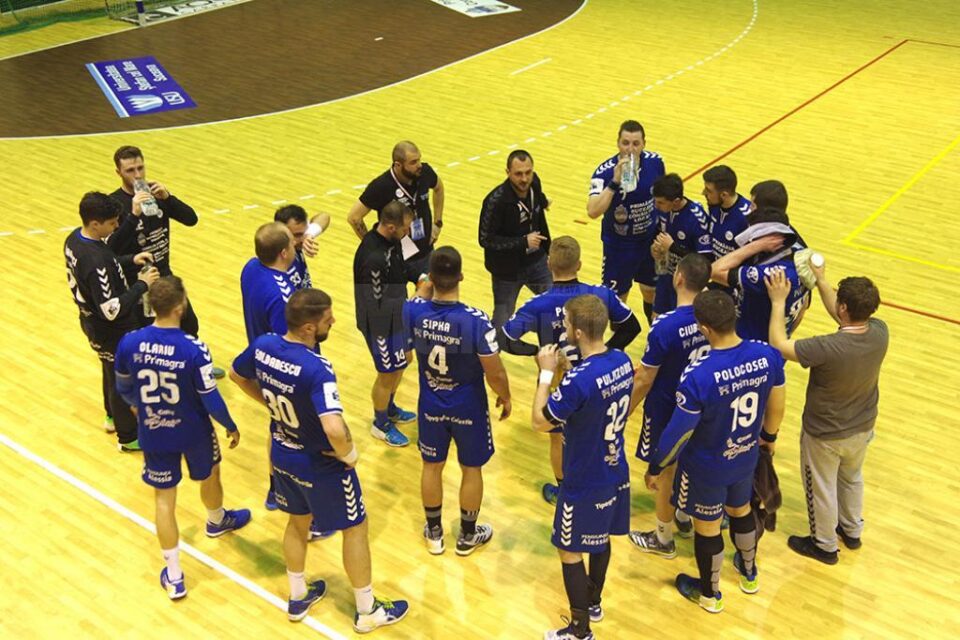Universitarii încep play-out-ul din poziția de lider