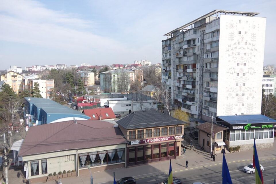Un nou bloc turn se dorește a fi ridicat lângă Blocul Lamă, pe locul fostului restaurant Areni
