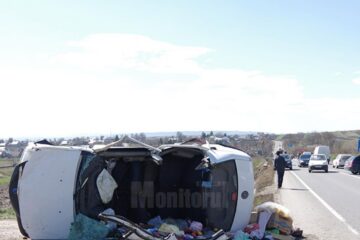 Femeia a pierdut controlul asupra direcției, a pătruns pe contrasens și s-a răsturnat în afara drumului