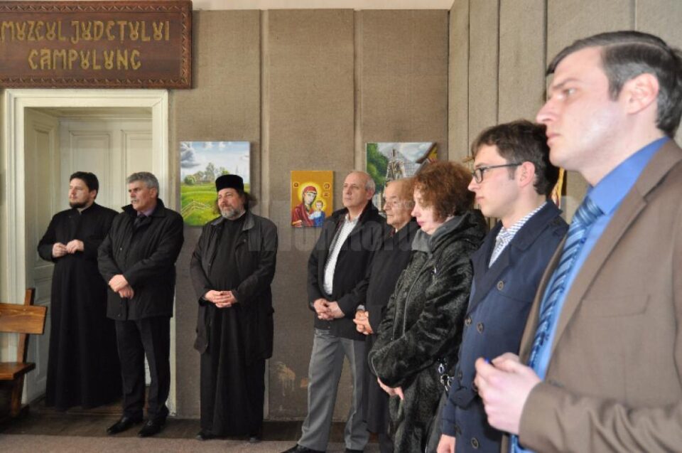 Muzeul „Arta lemnului” Câmpulung Moldovenesc a organizat vernisajul expozițiilor „Ouă încondeiate, „Pictură pe sticlă„ și „Grafică și acuarelă”