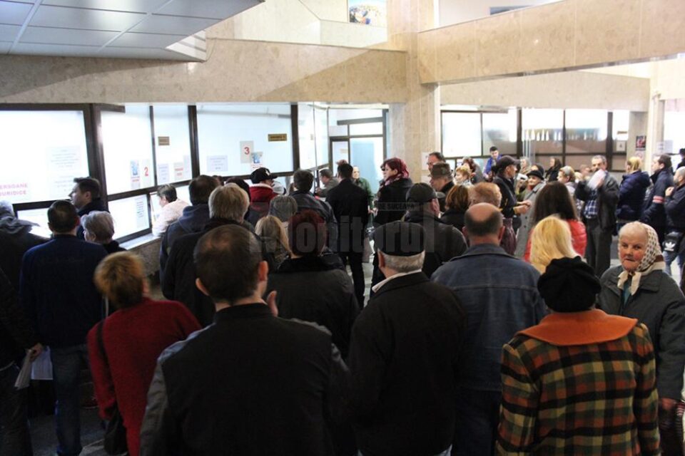 Aglomerație mare la ghișeele Primăriei Suceava, în ultimele zile de acordare a bonificațiilor de 10%