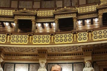 Gheorghe Flutur a depus flori pe locurile ocupate de deputații din Bucovina