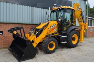 Bărbatul a furat buldoexcavatorul de pe un teren arabil