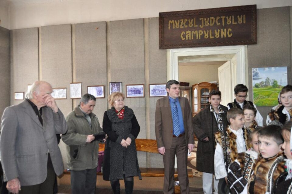 Trei expoziții, vernisate la Muzeul „Arta lemnului” din Câmpulung Moldovenesc