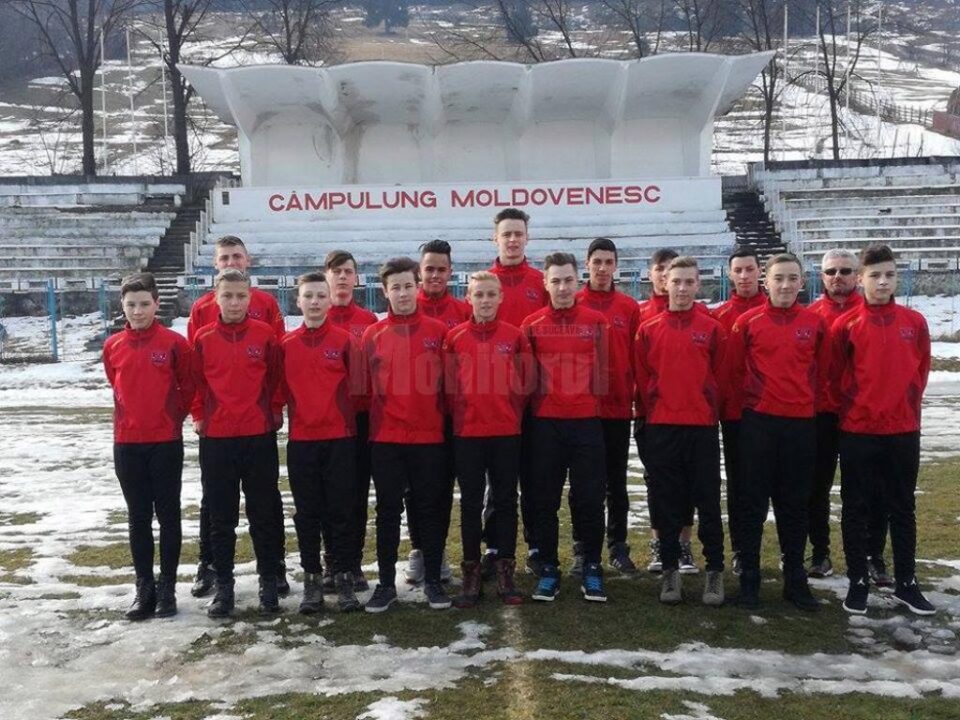 Lotul grupării Junior Câmpulung, care conduce ierarhia juniorilor Under 15