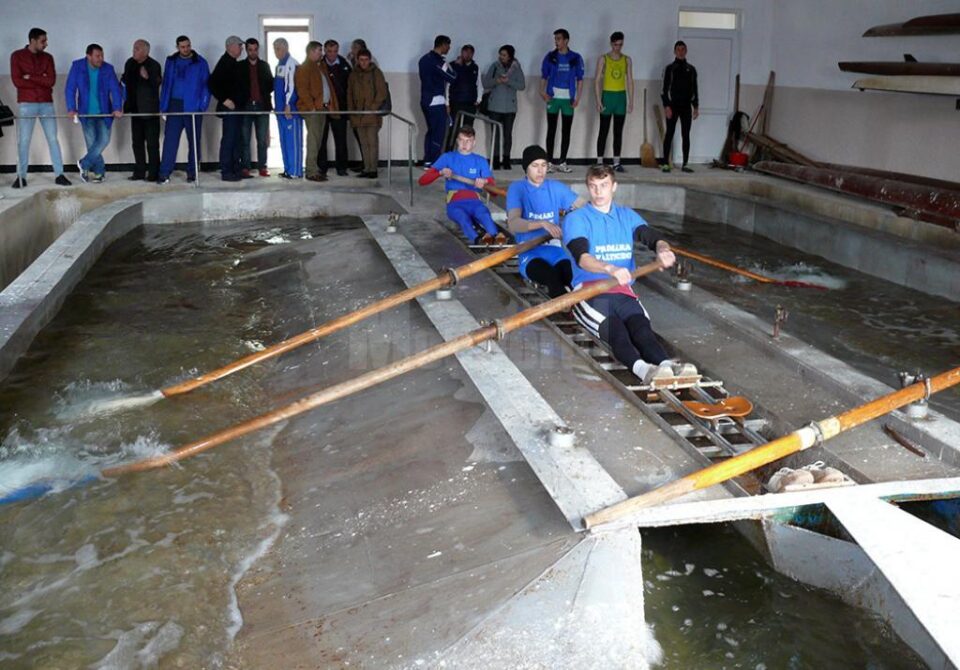 Canotorii trag din greu pentru a face față sezonului care urmează