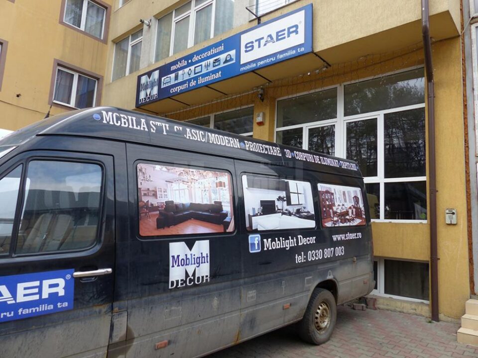 Magazinul Moblight se afla pe strada Humorului, la intrarea în Șcheia