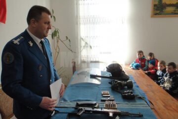 Comandantul Detașamentului de Jandarmi Rădăuți, lt.-col. Gheorghe Mariuțeac la „Ziua Porților Deschise”