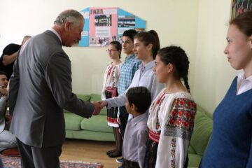 Câțiva copii de la Casa de tip familial „Sf. Nicolae” s-au întâlnit cu Prințul Charles al Marii Britanii