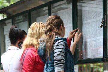 Mai puțin de jumătate dintre elevii suceveni au promovat. Foto: libertatea.ro