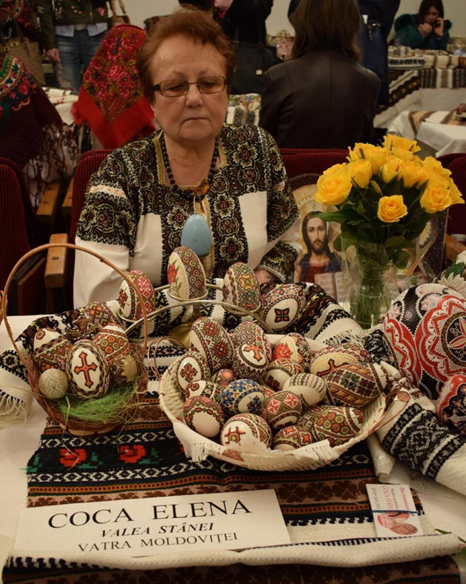 La Ciocănești s-a desfășurat cea de-a XIV-a ediție a Festivalului Național al Ouălor Încondeiate La Ciocănești s-a desfășurat cea de-a XIV-a ediție a Festivalului Național al Ouălor Încondeiate