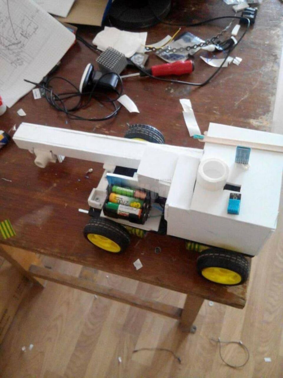 Premiul I pentru trei elevi ai Colegiului „Dragoș Vodă”, la secțiunea Robotică a unui concurs național