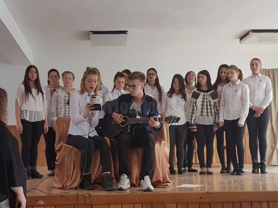 Activități organizate de elevii de la Centru Școlar pentru Educație Incluzivă, de Ziua Autismului