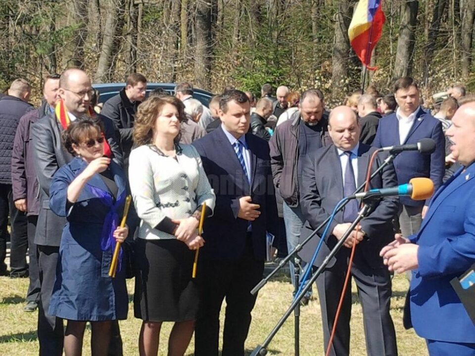 O delegație din partea PMP Suceava a participat la comemorarea victimelor masacrului de la Fântâna Albă