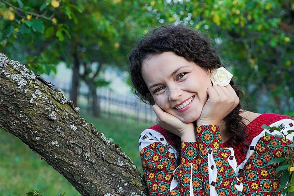 Interpreta de muzică populară Angelica Flutur