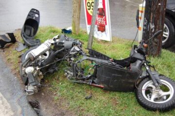 Dacian Roberto Pleșca, deși era beat și nu este posesor de permis de conducere, a lovit violent cu mașina un mopedist