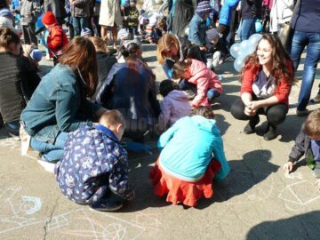 Marș de susținere a persoanelor diagnosticate cu autism, la Fălticeni