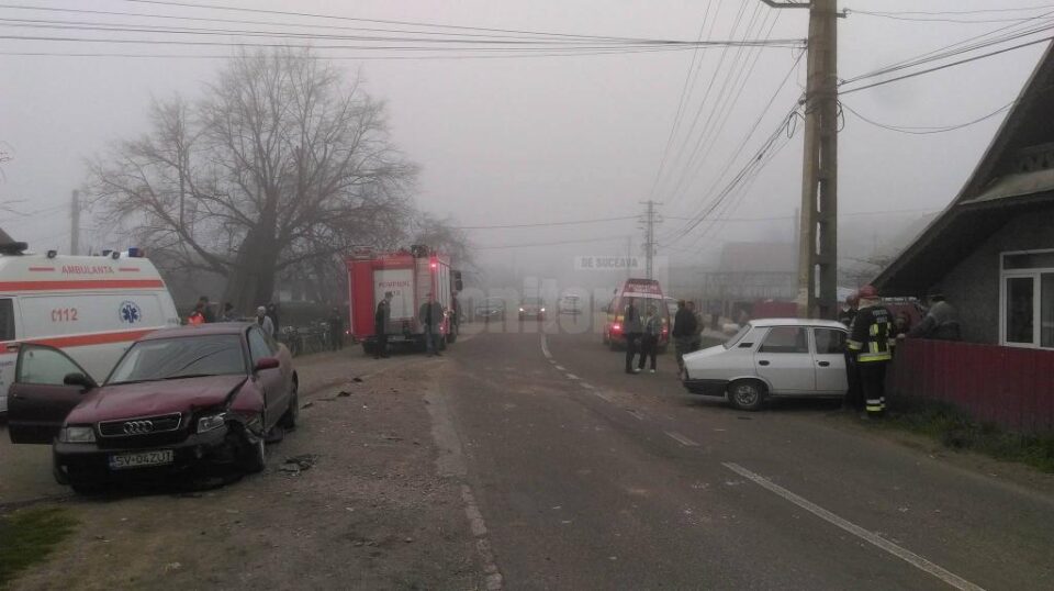 Două mașini s-au izbit frontal, la Bogdănești