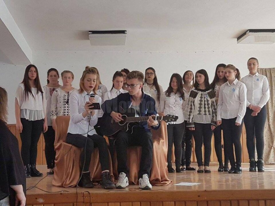Activități diverse organizate de elevii de la Centru Școlar pentru Educație Incluzivă, de Ziua Autismului