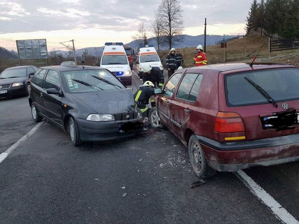 Accident violent din cauza unui șofer care a depășit pe linie continuă