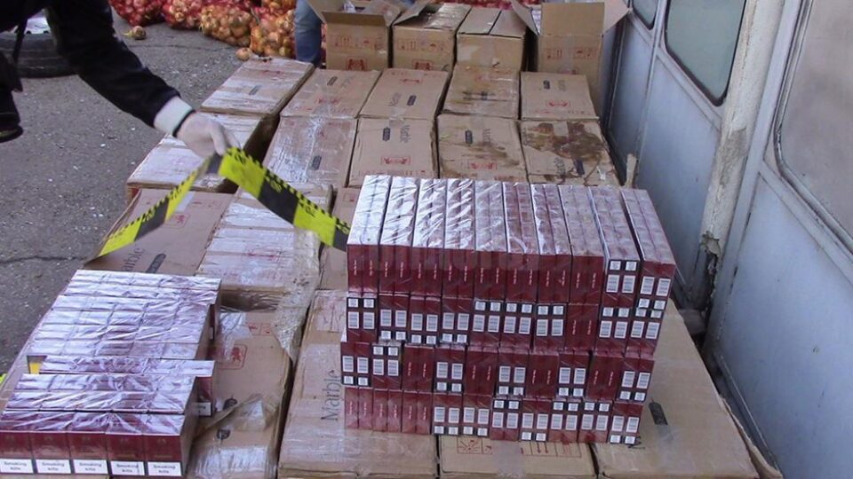 Întreaga cantitate de țigarete de contrabandă, în valoare de 137.500 lei, a fost confiscată
