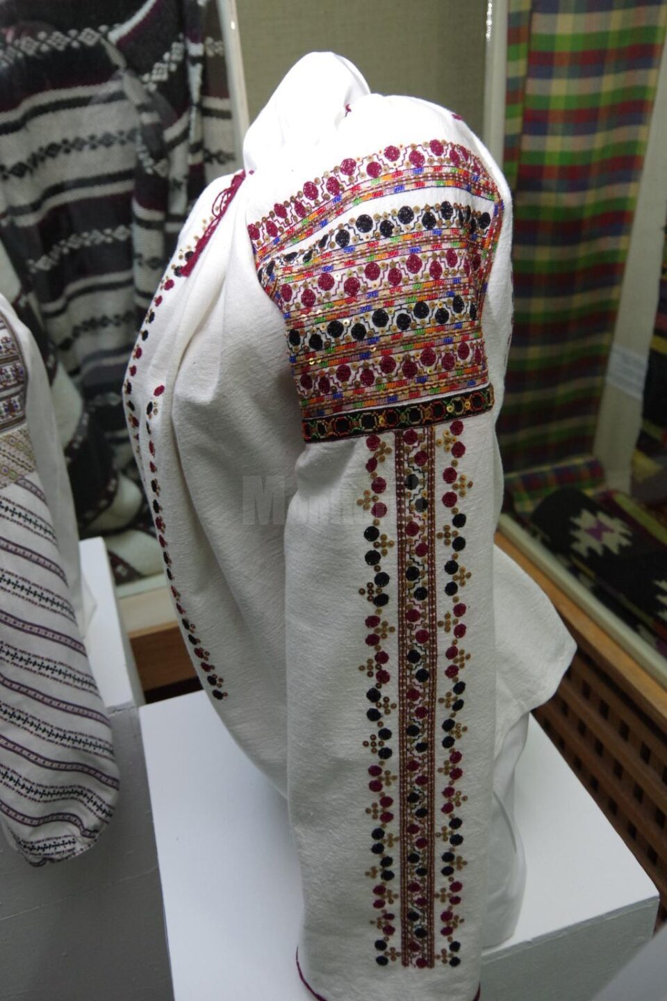 Expoziția „Ia aidoma”