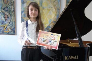 Trofeul celei de-a IV-a ediții a competiției a ajuns la Iași, la eleva Nicole Beatrice Popliuc