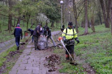 Parcul Șipote, pus la dispoziția sucevenilor, după o exemplară campanie de igienizare