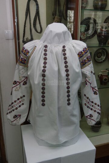 Expoziția „Ia aidoma” a fost vernisată ieri la Muzeul Etnografic Hanul Domnesc