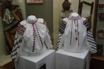 Expoziția „Ia aidoma” a fost vernisată ieri la Muzeul Etnografic Hanul Domnesc