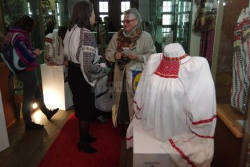 Expoziția „Ia aidoma” a fost vernisată ieri la Muzeul Etnografic Hanul Domnesc