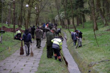 Mobilizare exemplară pentru igienizarea Parcului Șipote