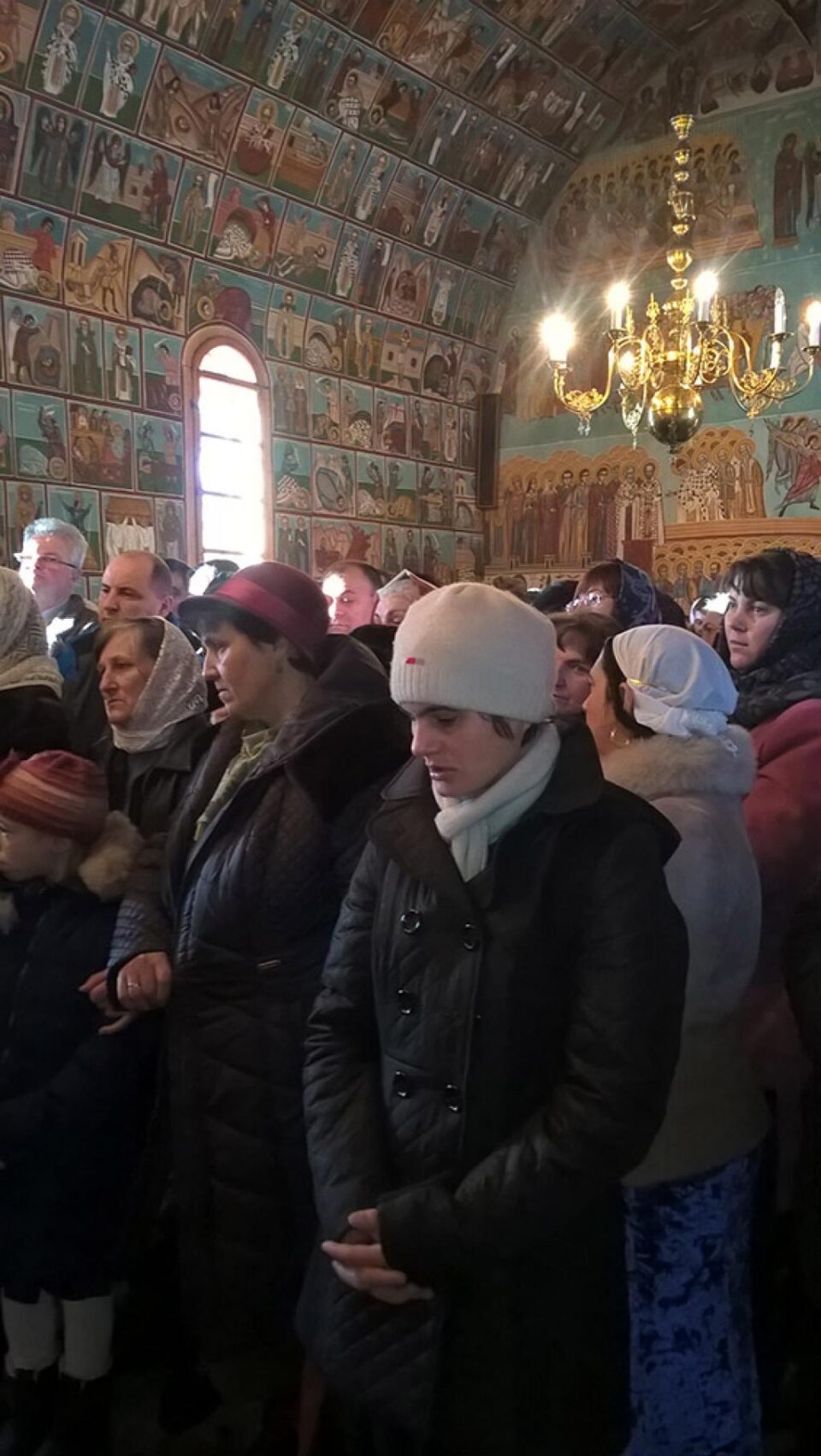 În Sfânta și Marea Joi, seara, se săvârșește Denia celor 12 Evanghelii, numită în cărțile de cult „Slujba Înfricoșătoarelor Patimi“ În Sfânta și Marea Joi, seara, se săvârșește Denia celor 12 Evanghelii, numită în cărțile de cult „Slujba Înfricoșătoarelor Patimi“