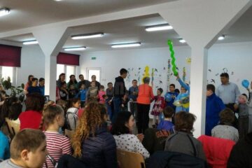 „Ritmuri de primăvară”, activități pentru copii cu autism de la Centrul Școlar ”Sf. Andrei” Gura Humorului