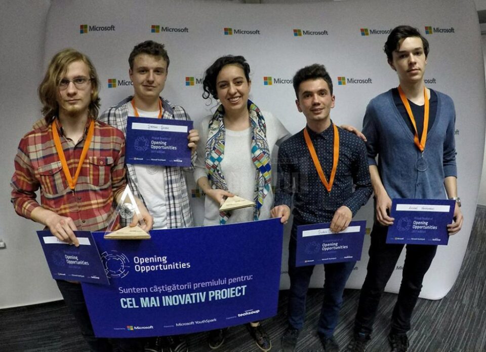 Două echipaje de elevi din județ s-au impus în cadrul unui concurs național organizat de Microsoft
