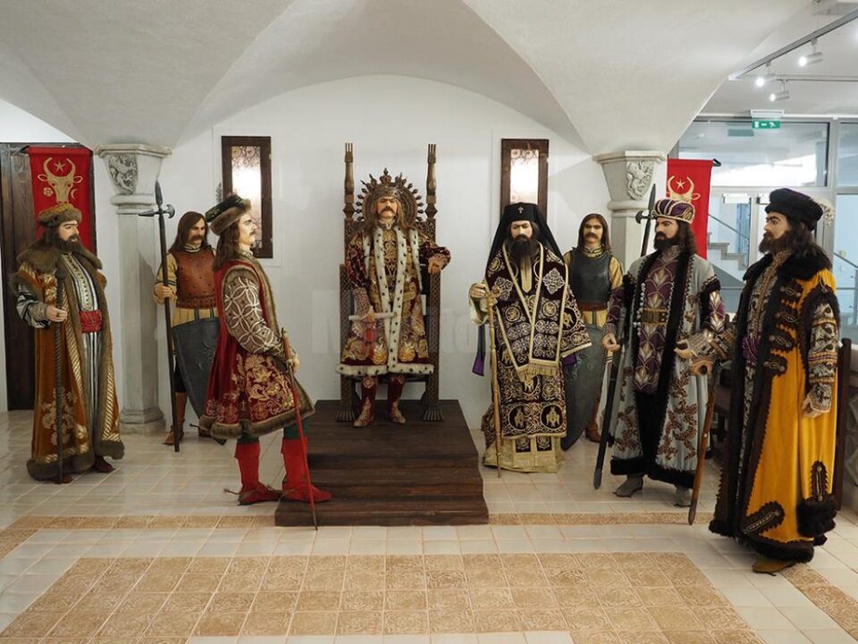 În Sala Tronului vor fi expuse documente originale din perioada domniei lui Ștefan cel Mare În Sala Tronului vor fi expuse documente originale din perioada domniei lui Ștefan cel Mare