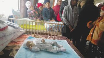 Ajutor din partea elevilor din Negrileasa pentru un copil cu tulburări de vedere