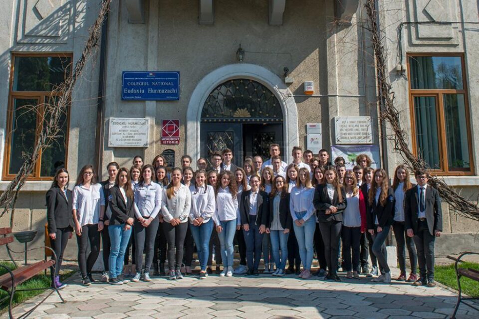 Olimpicii de la Colegiul Național „Eudoxiu Hurmuzachi” din Rădăuți