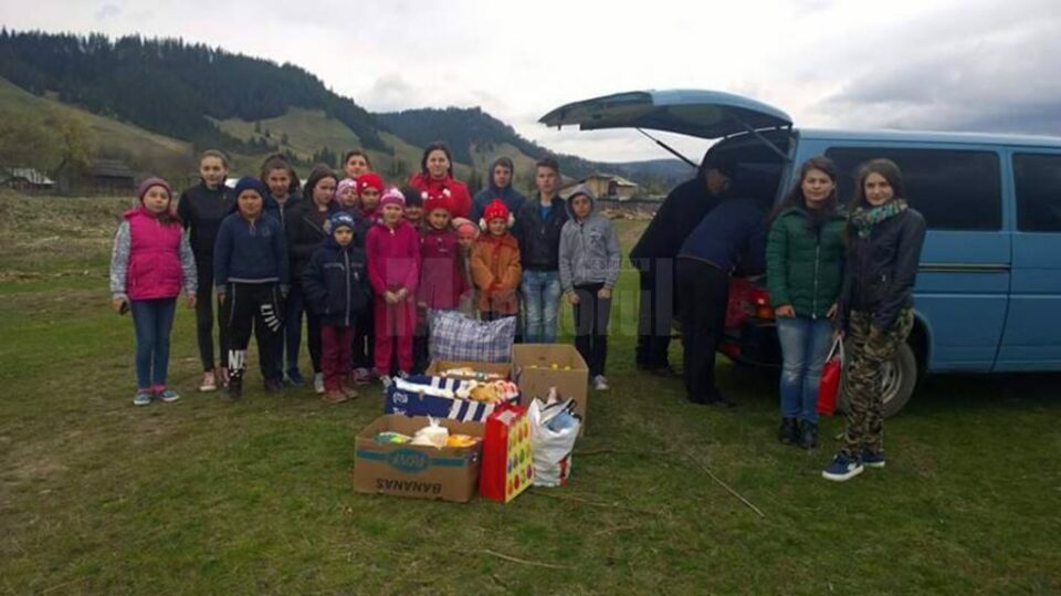 Ajutor din partea elevilor din Negrileasa pentru un copil cu tulburări de vedere
