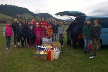 Ajutor din partea elevilor din Negrileasa pentru un copil cu tulburări de vedere