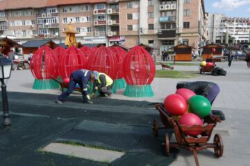 Noi decorațiuni de Paște, în centrul Sucevei și în Burdujeni