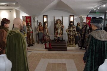 Documente originale din timpul domniei lui Ștefan cel Mare, expuse în Sala Tronului din incinta Muzeului de Istorie