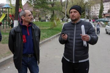 Iadul flăcărilor la Gura Humorului: oameni disperați, care au sărit pe geam, 68 de apartamente afectate, din care 18 distruse complet