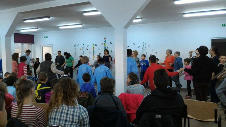 „Ritmuri de primăvară”, activități la care au participat 30 de copii cu autism de la Centrul Școlar ”Sf. Andrei”