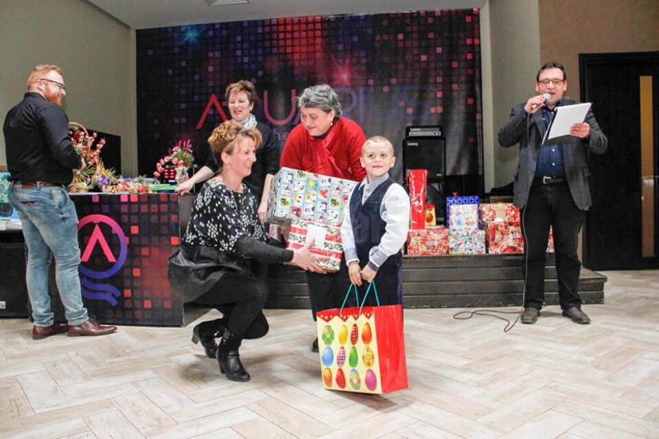 „Târgul de vise al iepurașului”, ediția a IV-a, a făcut fericiți 30 de copii cu dizabilități